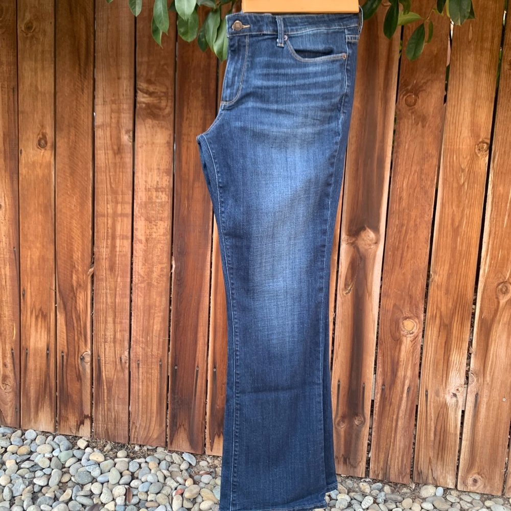 Lucky Brand Sweet Boot Jeans